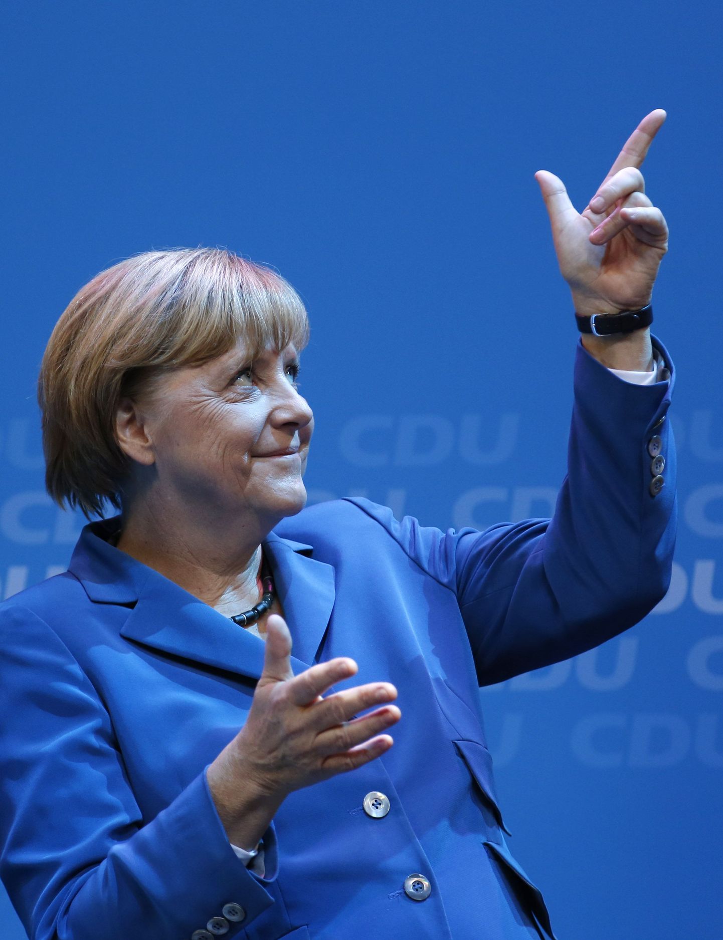 Valimisvõidu tähistamine CDU juhi Angela Merkeli ja tema erakonnakaaslaste seas.
