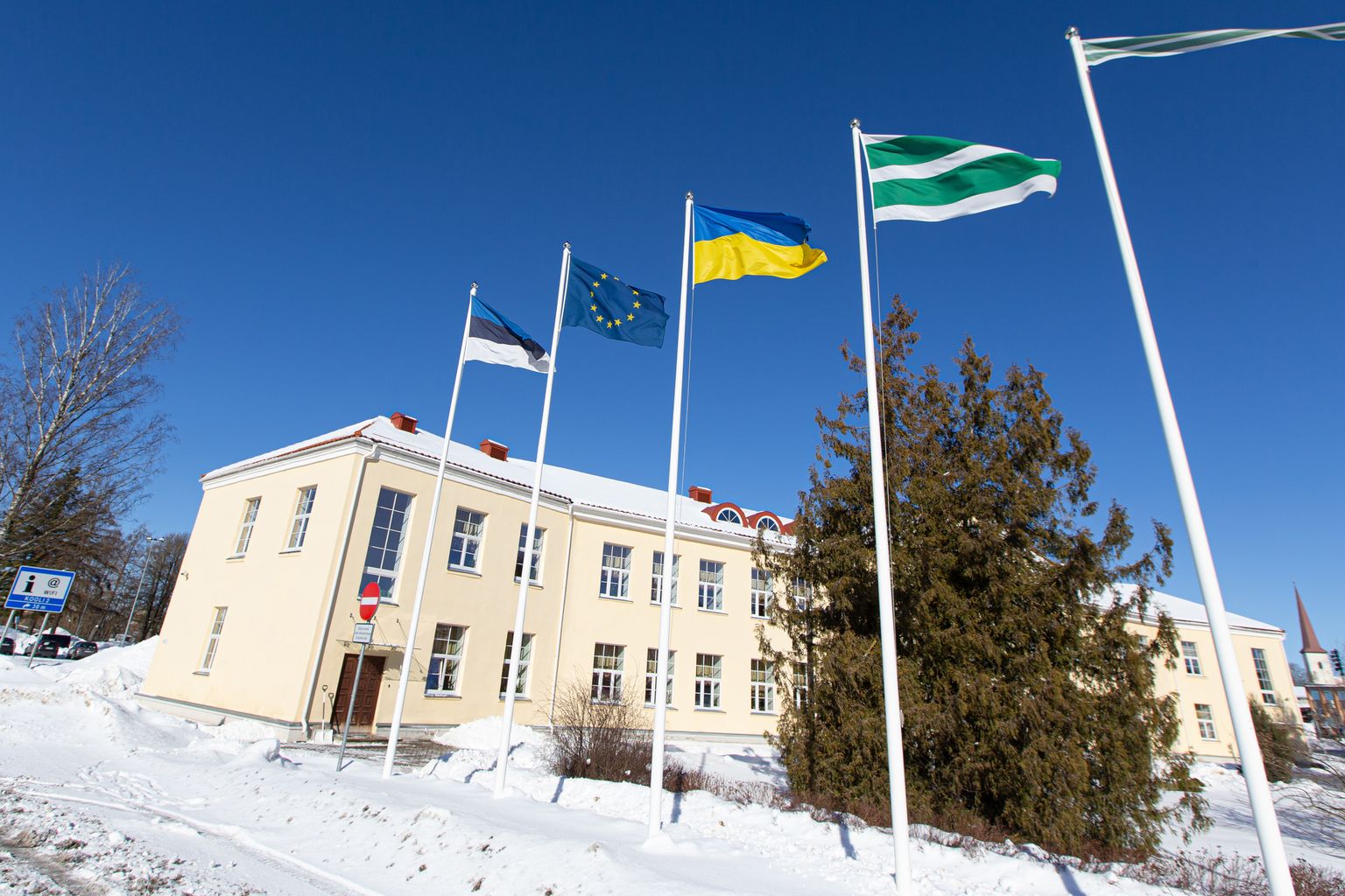 Jõhvi vallavalitsusse võeti Ukraina pagulastega seotud asjaajamiskoormuse leevendamiseks mullu tööle kaks uut ametnikku.