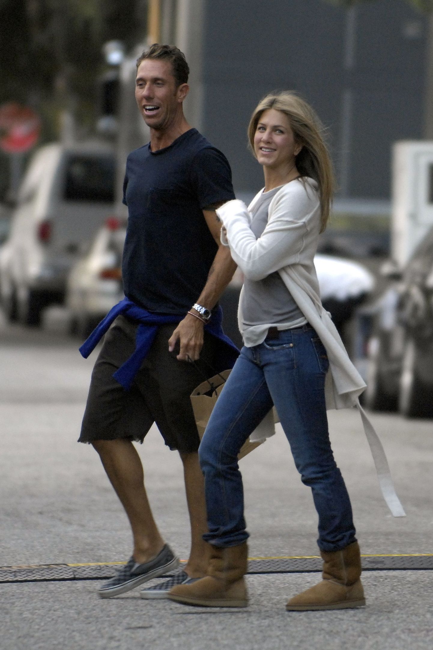 Ka Jennifer Aniston kannab UGGS'i saapaid.