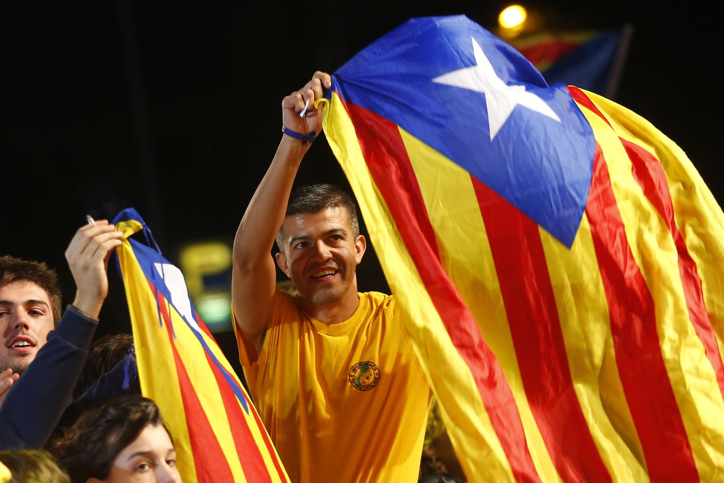 Kataloonia iseseisvuse pooldajad eile rõõmupeol Barcelonas.
