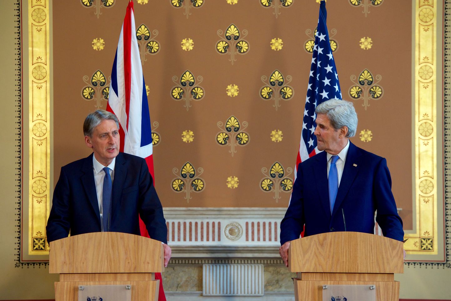 USA välisminister John Kerry ja Briti välisminister Philip Hammond pressikonverentsil.