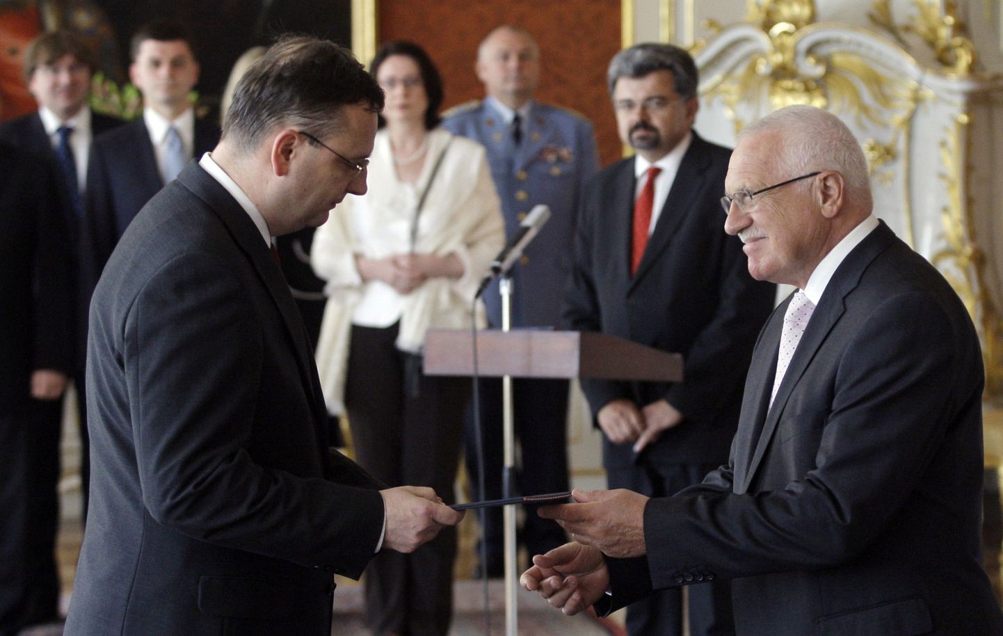 Petr Nečas (vasakul) ja president Václav Klaus.
