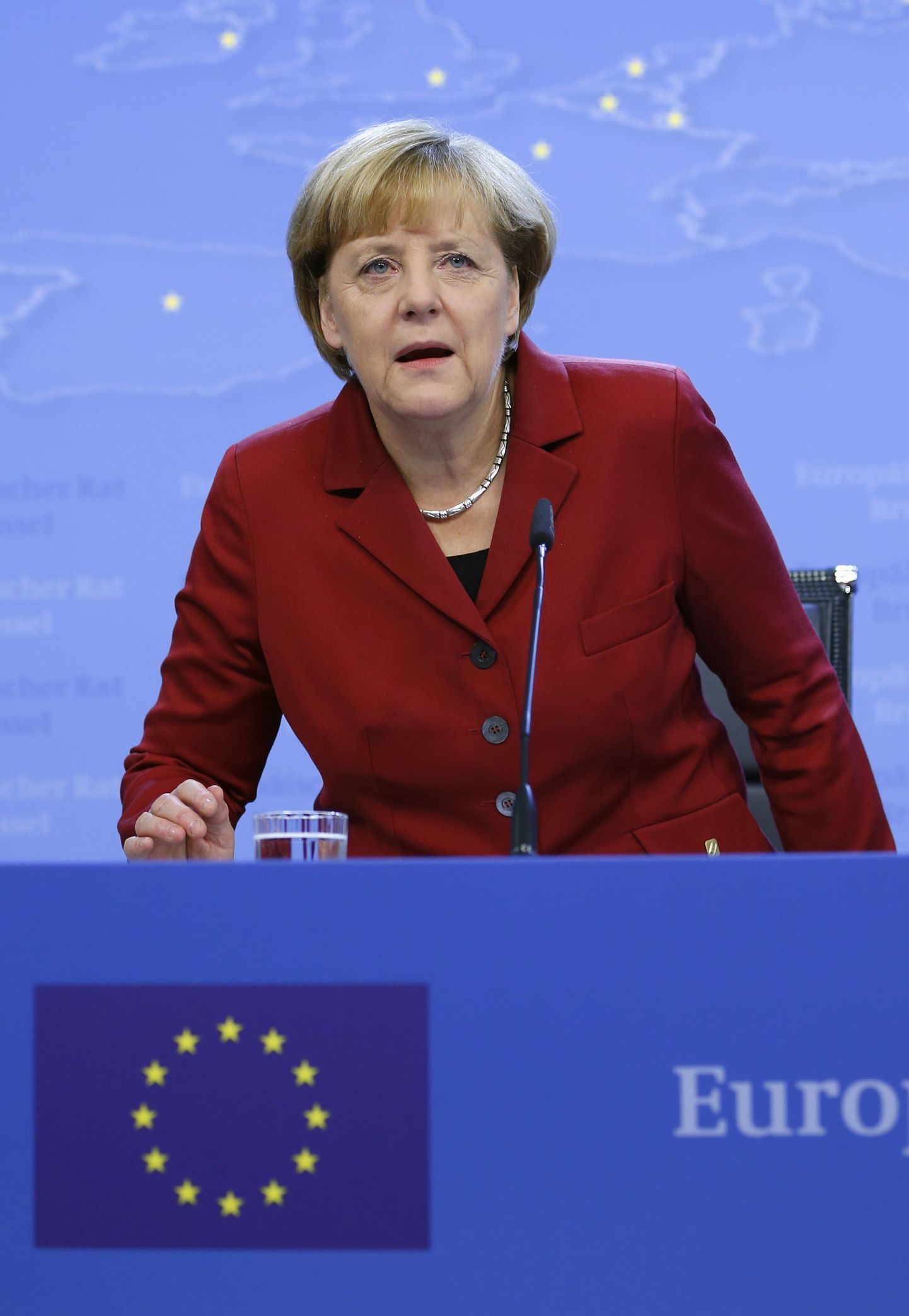 Angela Merkel Euroopa Liidu juhtide kohtumise pressikonverentsil.