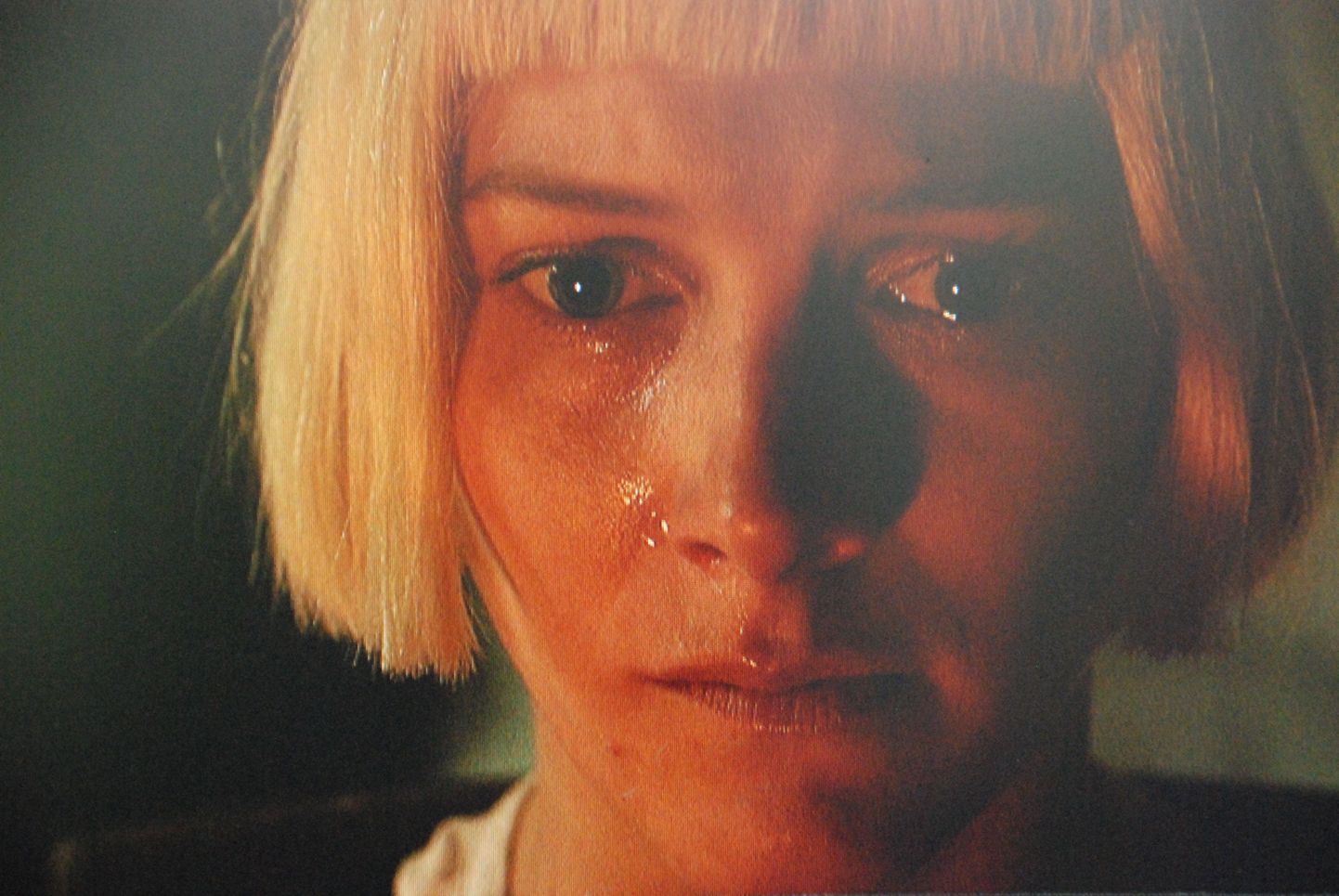 Алийде (Лаура Бирн) совершает предательство со слезами на глазах. Фото иллюстративное