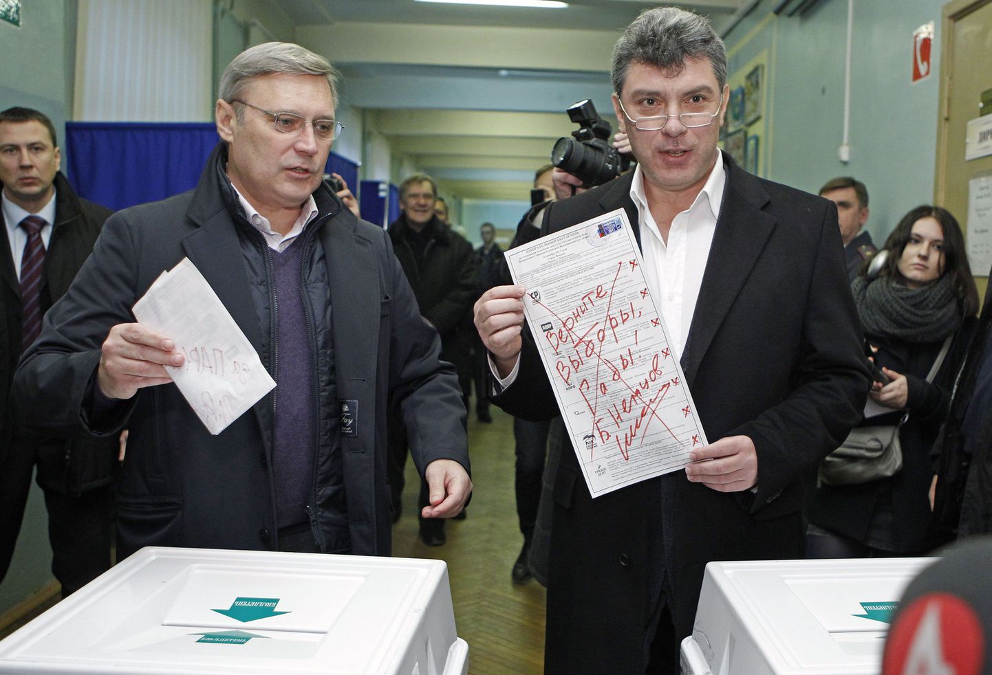 Vasakul Mihhail Kasjanov ja paremal nüüdseks lahkunud Boriss Nemtsov