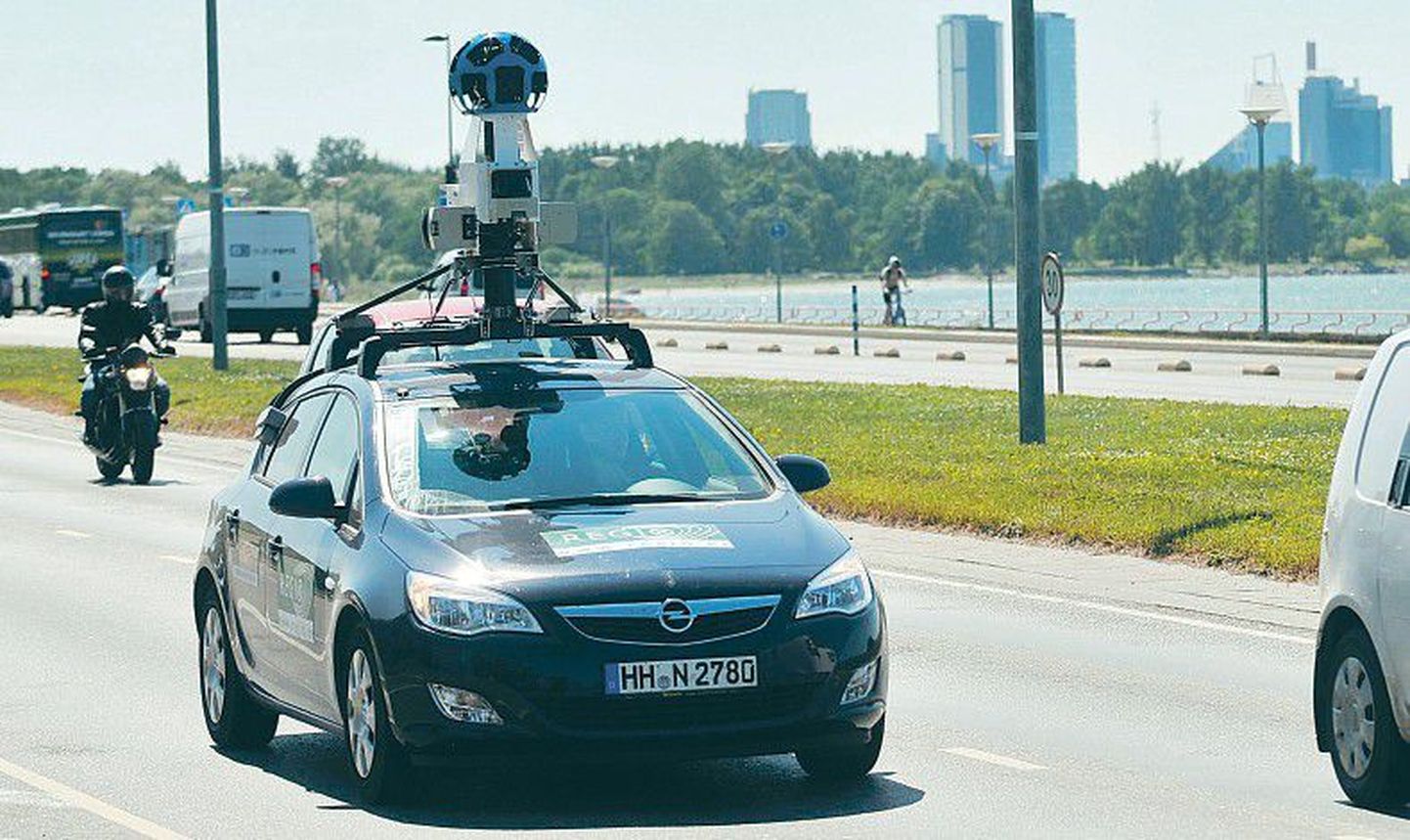 Автомобиль Google Street View фотографировал улицу Пирита в Таллинне в июне прошлого года.