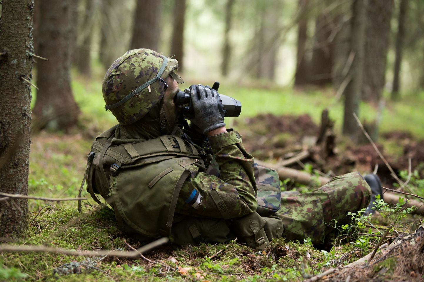 Eesti sõdur kaitseväe õppusel.
