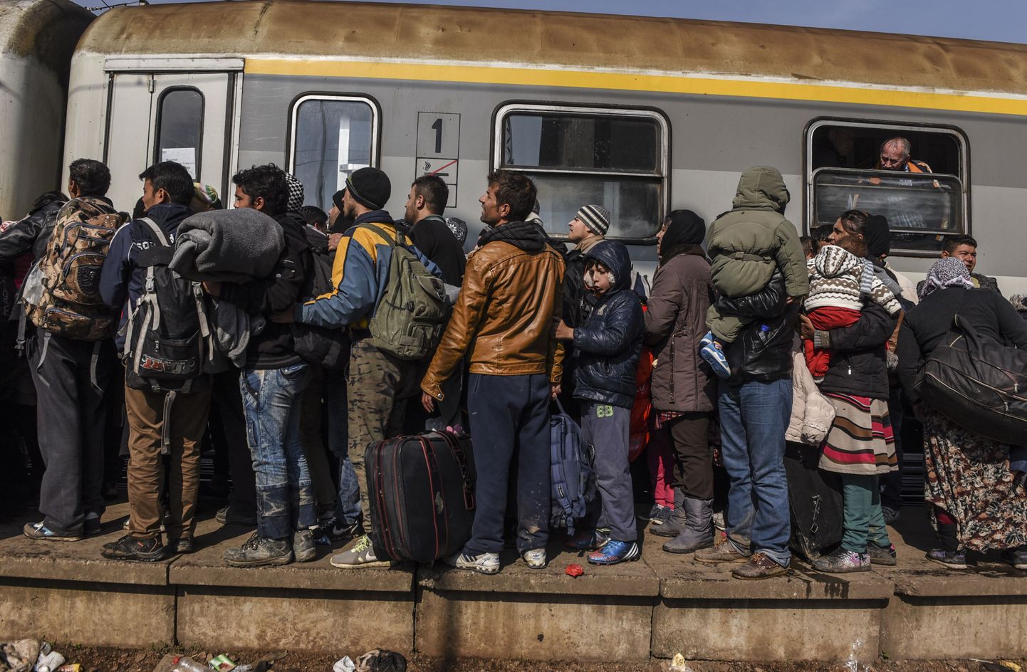 Serbiasse jõunud migrandid täna ootamas, millal pääseb Horvaatiasse viivale rongile.