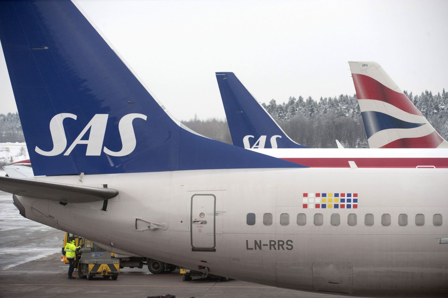 SASi ja British Airwaysi logoga lennukid