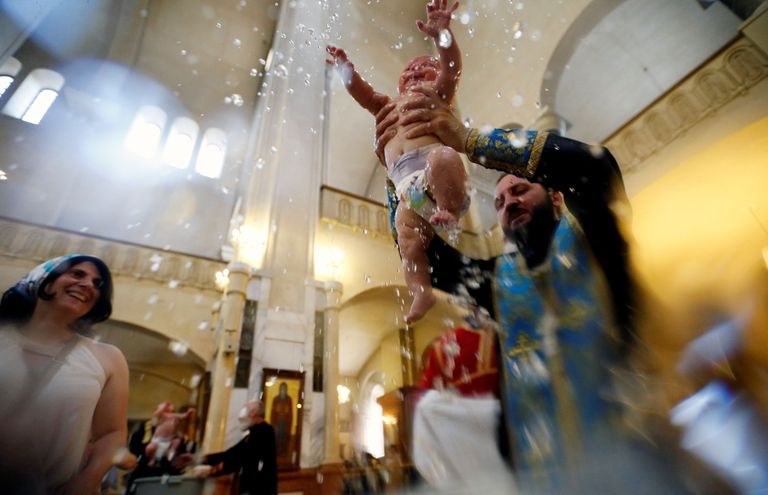 Gruusia. Lapse ristimine Püha Kolmainu katedraalis Tbilisis. 