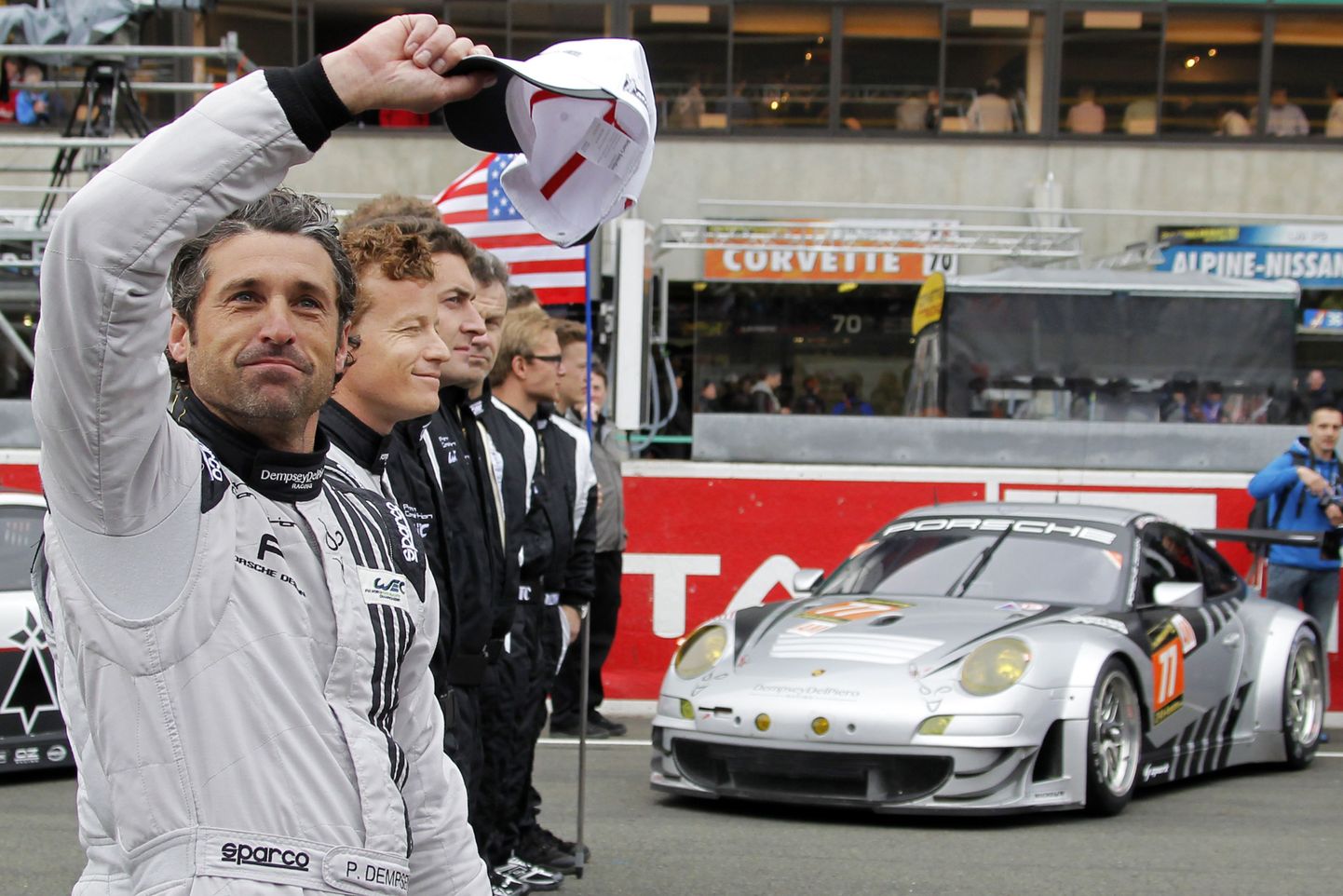 Patrick Dempsey (esiplaanil) Le Mansi 24 tunni sõidu eel 2013. aastal.