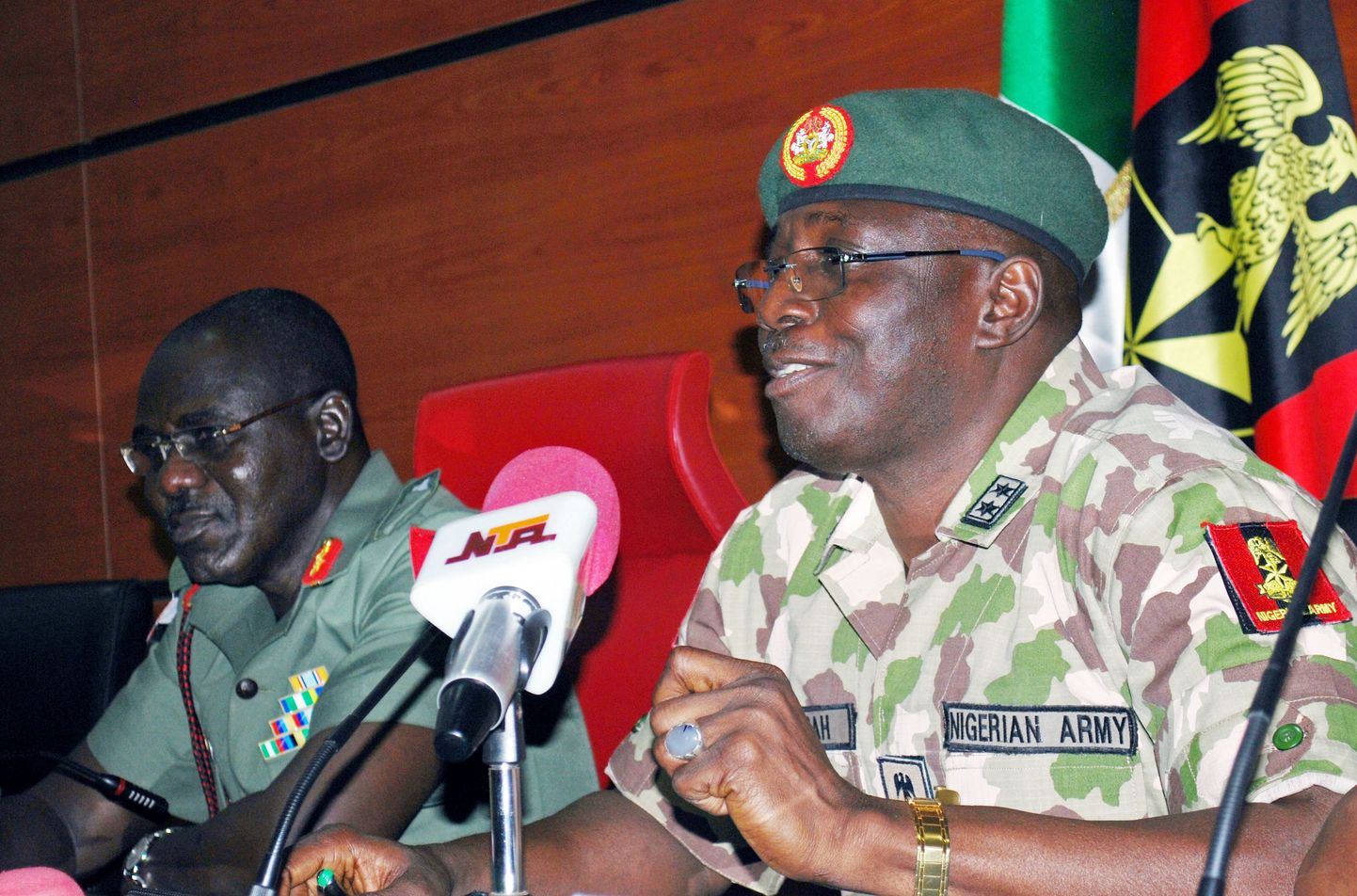 Paremal kindral Ilya Abbah, kes juhib 8700 mehe suurust Boko Haramiga võitlevat väeüksust.