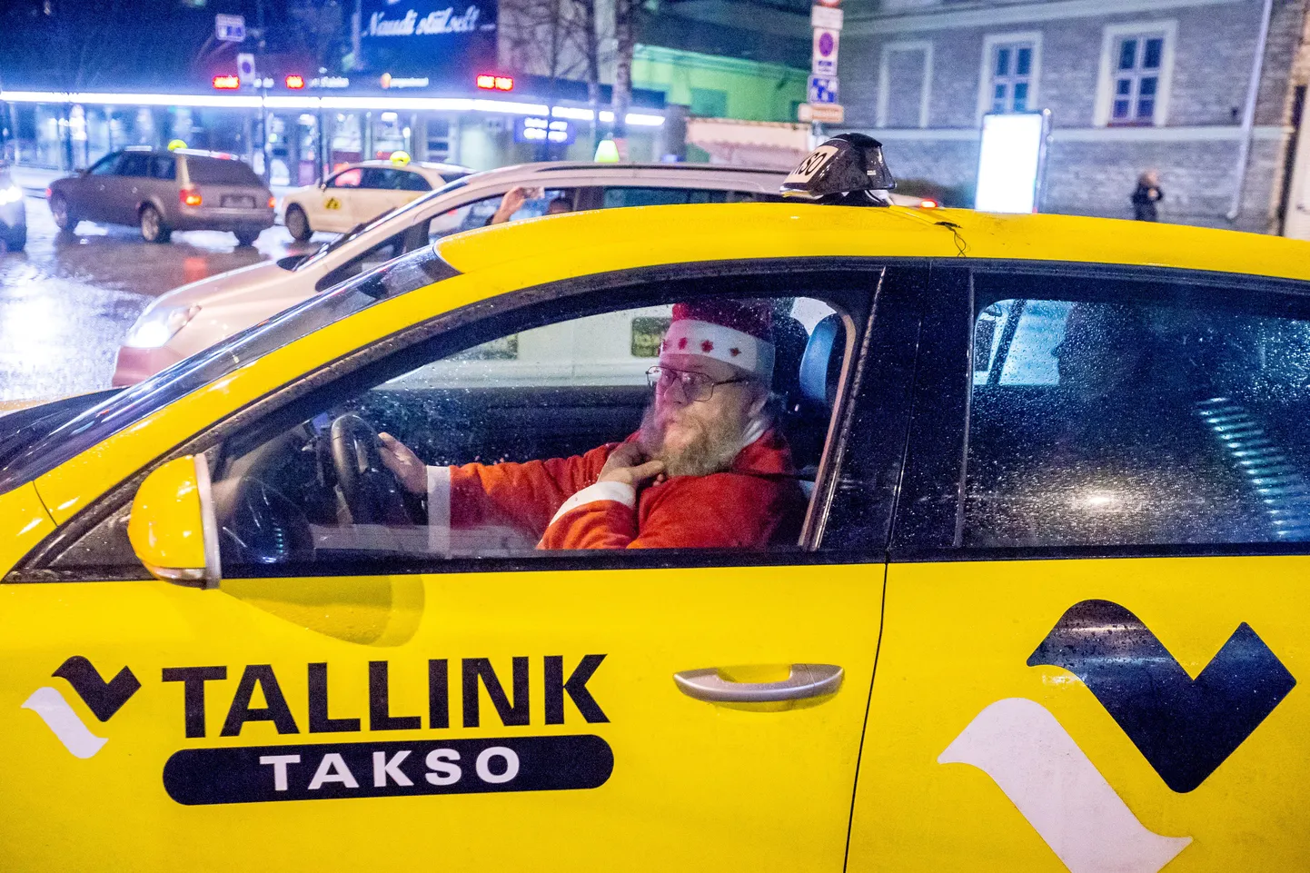 Jõuluvana-taksojuht.