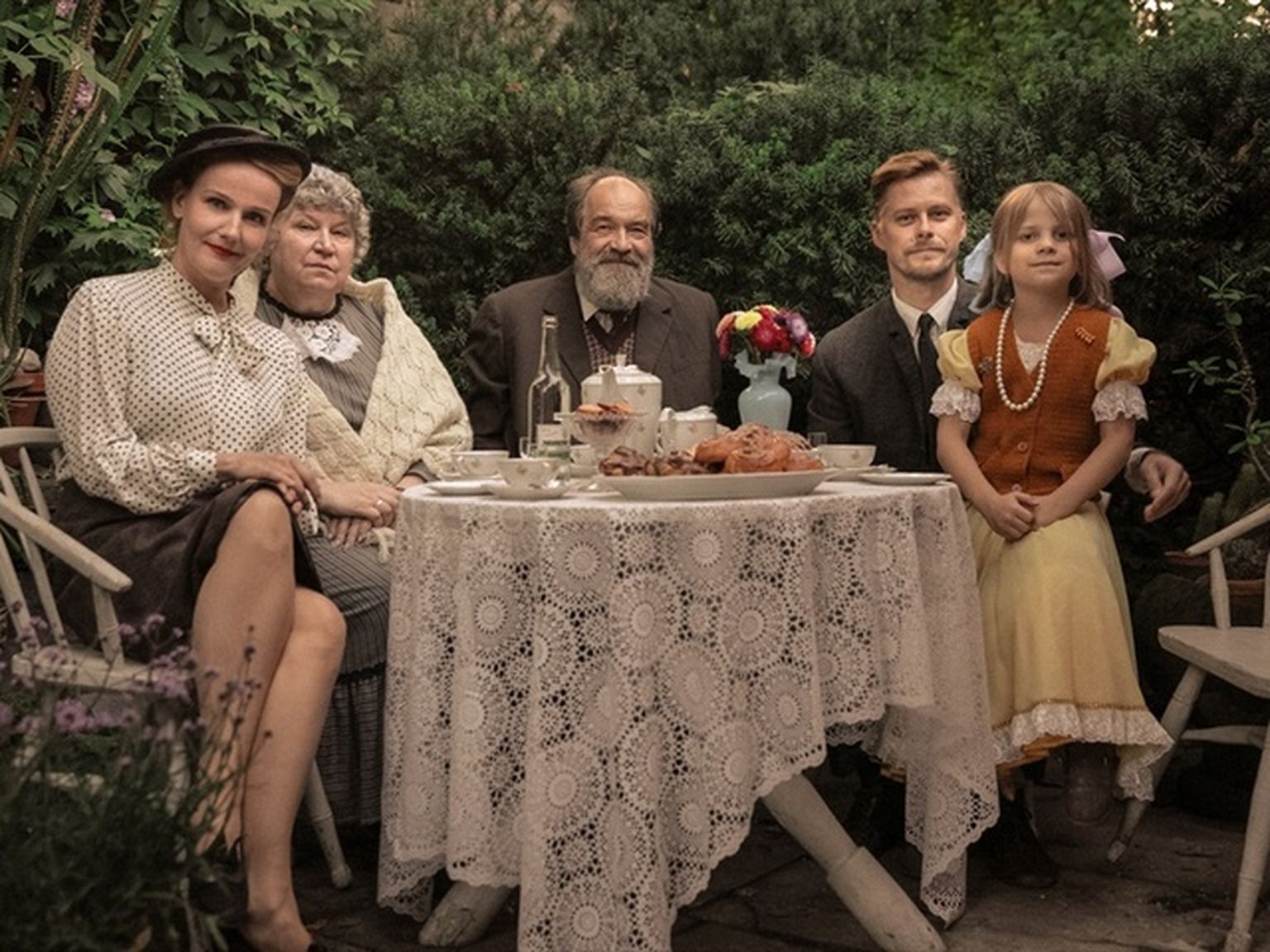 Kaader filmist "Seltsimees laps".