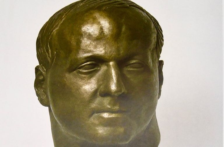 Скульптурный портрет мужа, Алексей Замков был и любимой натурой Мухиной