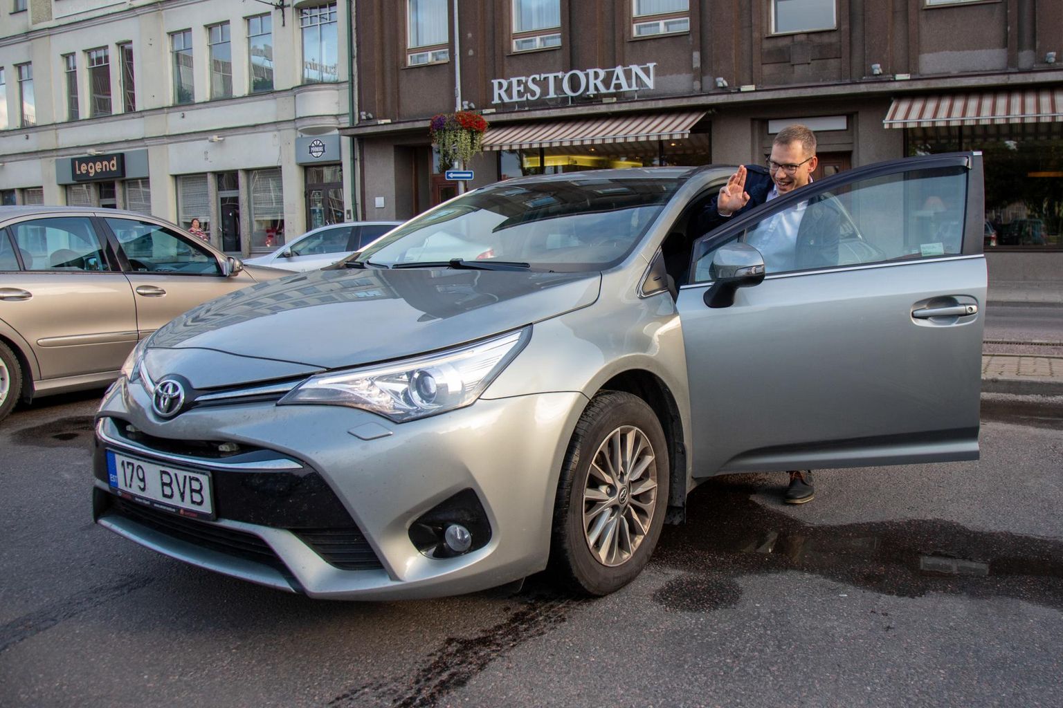 Mulgi vallavanem Imre Jugomäe tunnistas, et on ametiauto kasutamisest aru andes olnud vahel hooletu.