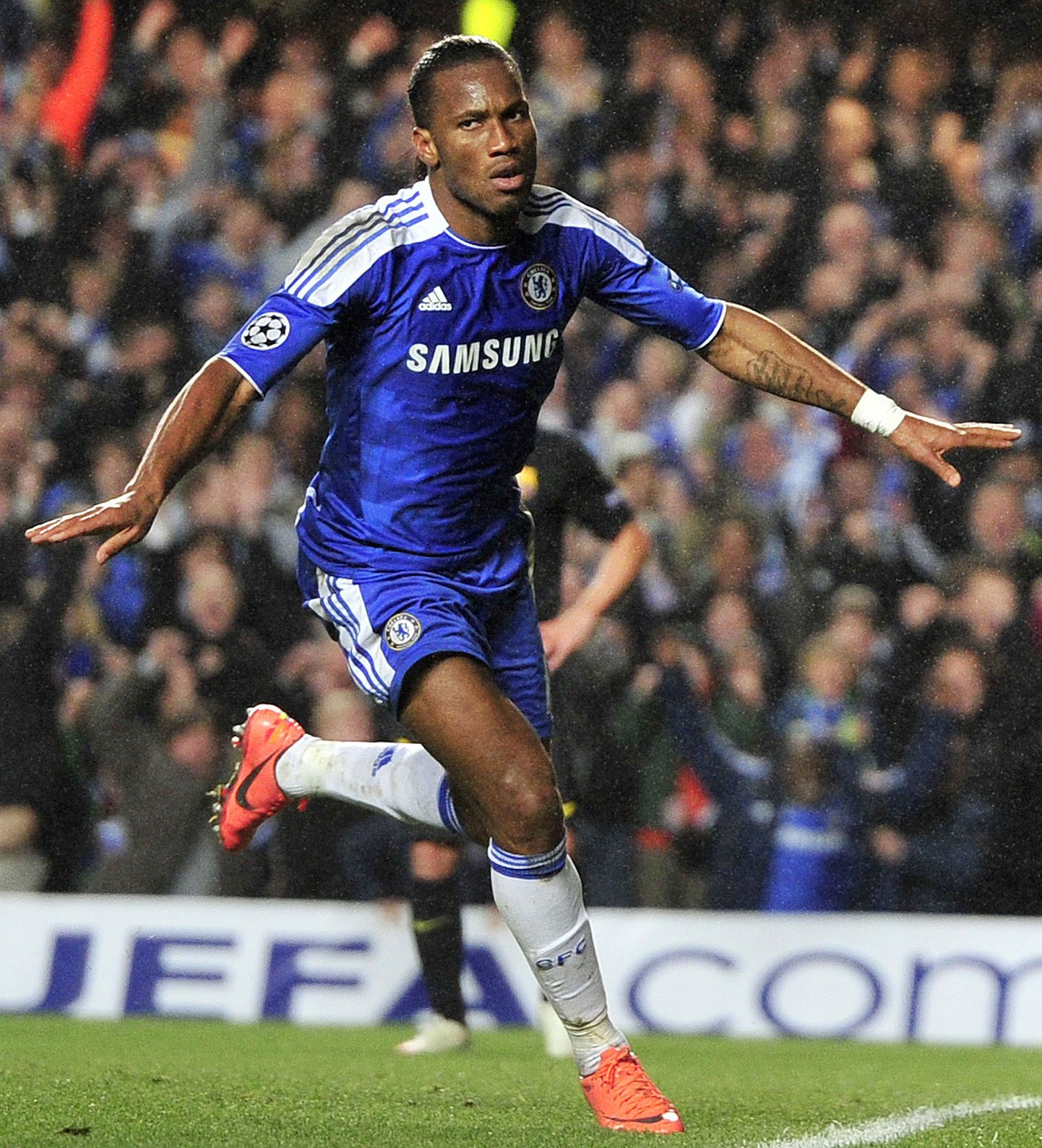 Kas Didier Drogba võib taas selga tõmmata Chelsea särgi?