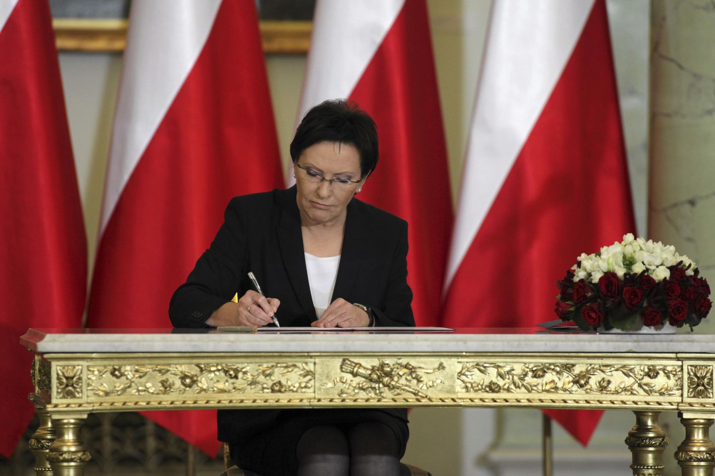 Poola sai täna ametlikult uue valitsuse. Peaminister Ewa Kopacz allkirjastas ka vastavad dokumendid.