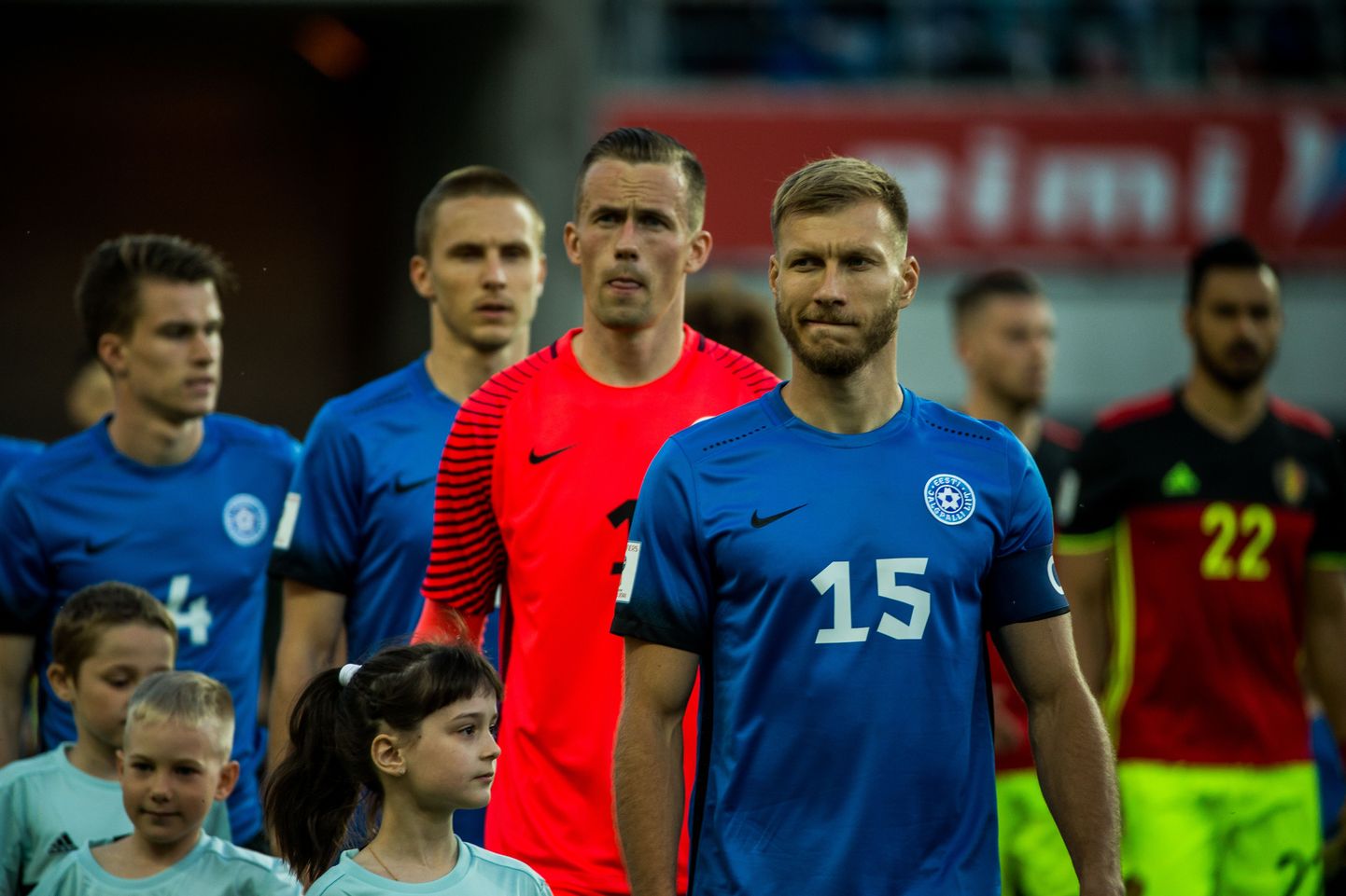 Eesti jalgpallikoondise kapten Ragnar Klavan (nr 15).