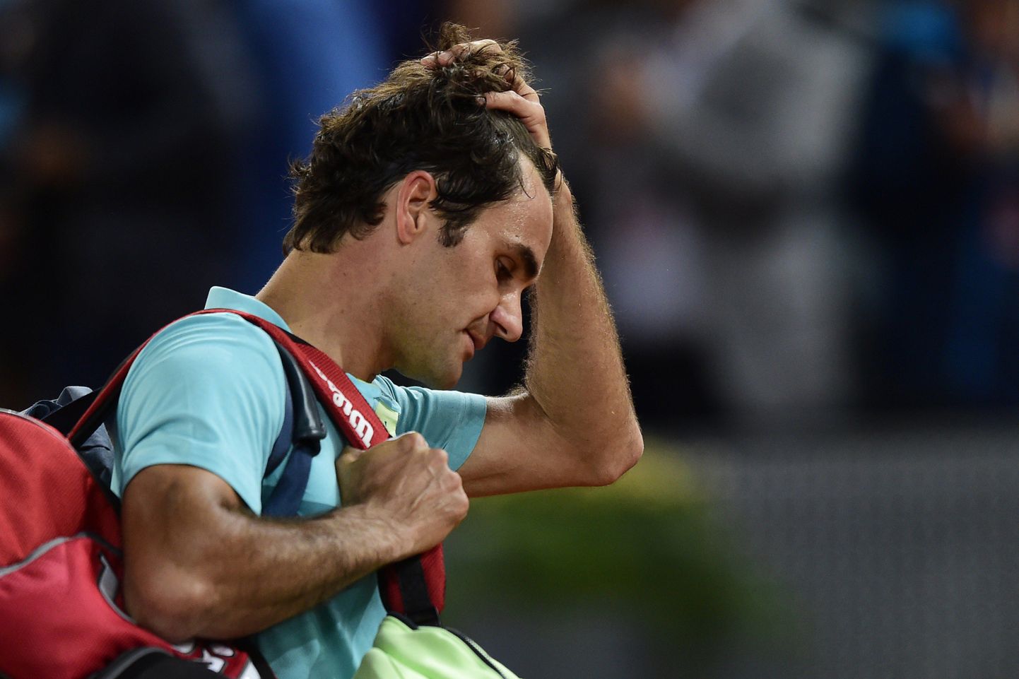 Roger Federer oli pärast kaotust üsna muserdatud.