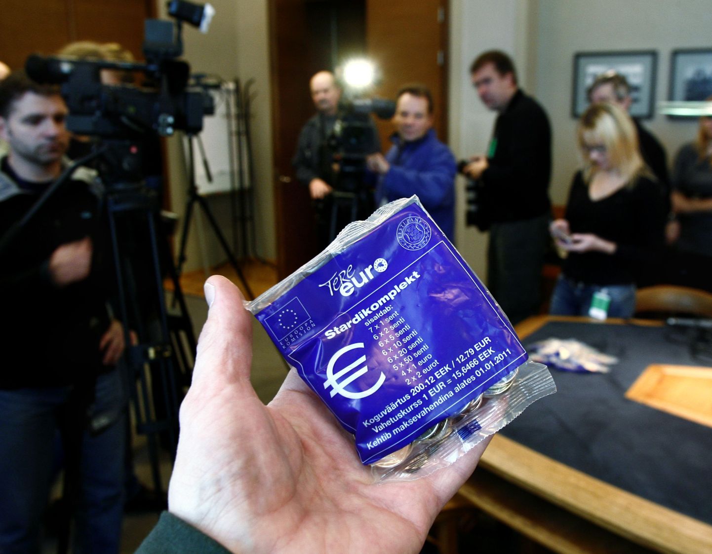 Eesti Pank tutvustas euromüntide stardikomplekti.