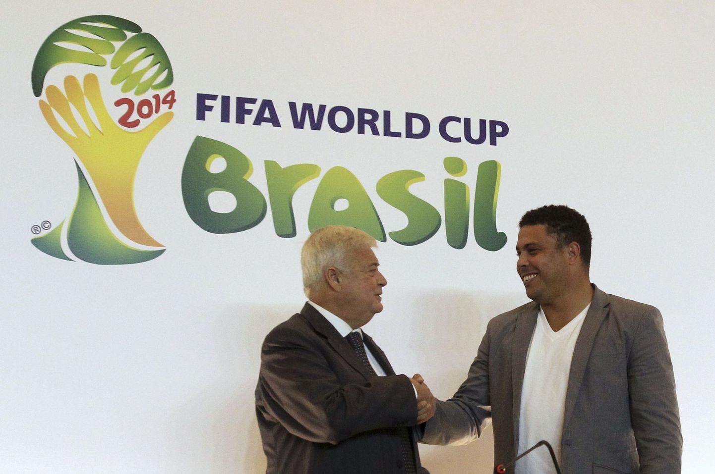 Звезда мирового футбола Роналдо участвует в подготовке ЧМ-2014, который пройдет в Бразилии.