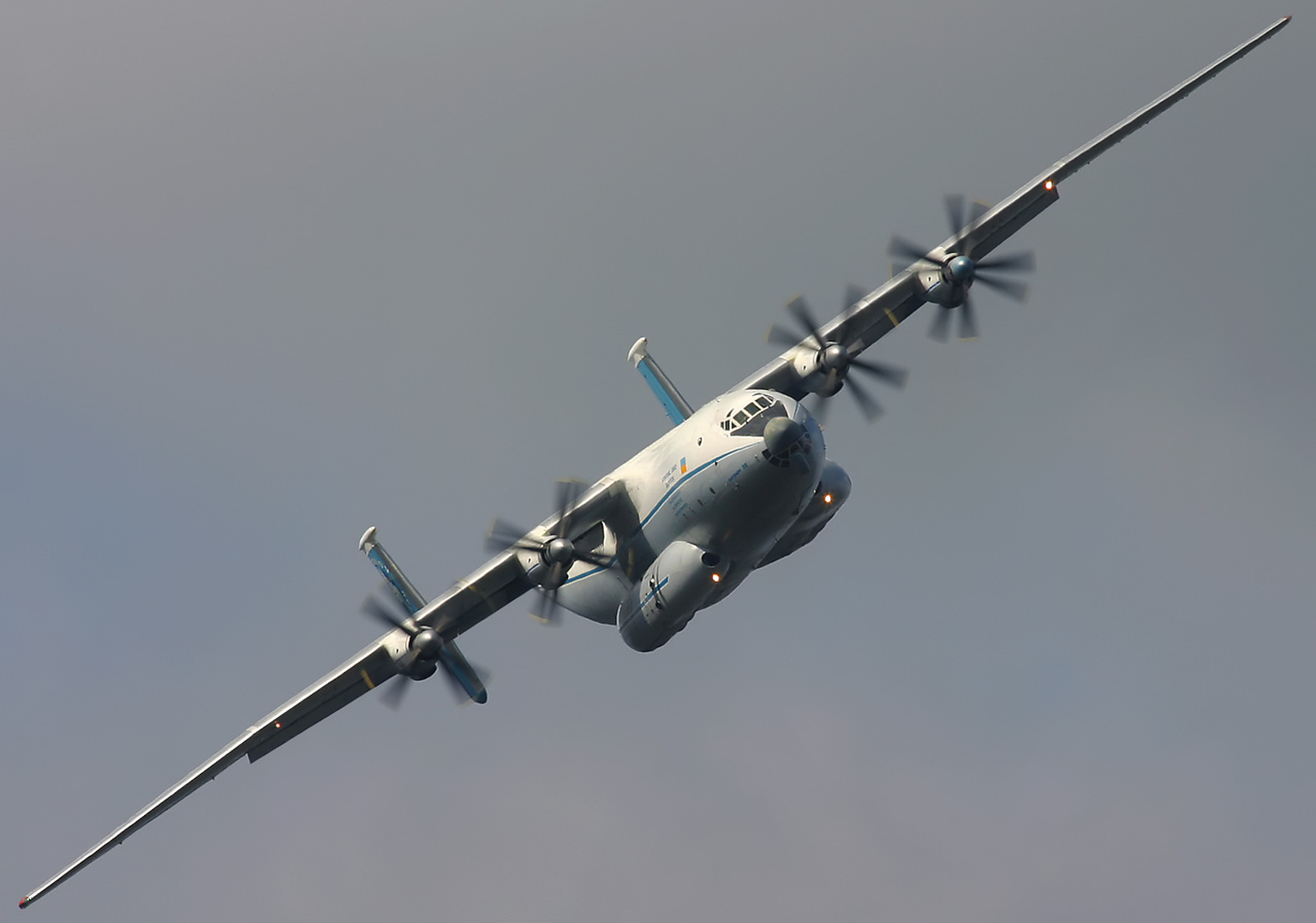 Vene lennuk An-22. Pilt on illustreeriv