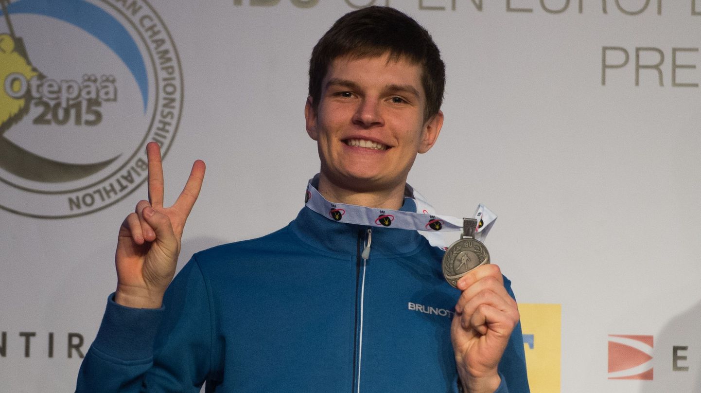 Rene Zahkna sai kätte kaks võidetud hõbemedalit Otepää Gümnaasiumis toimunud medalitseremoonial.