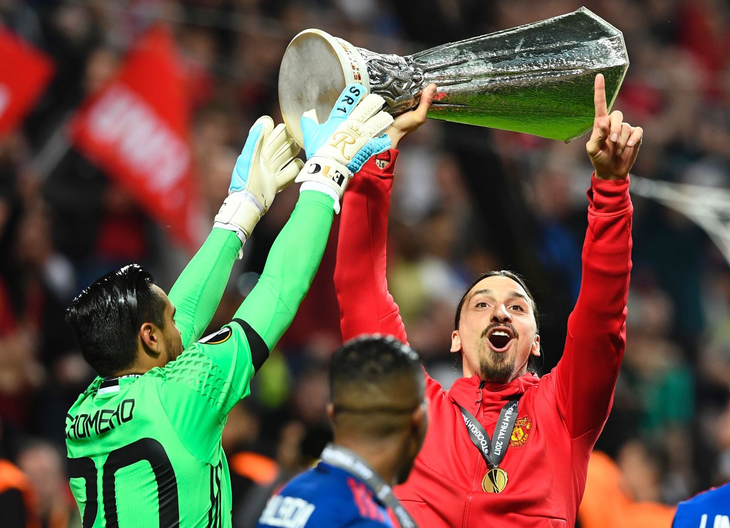 Zlatan Ibrahimovic Euroopa liiga võitu tähistamas.