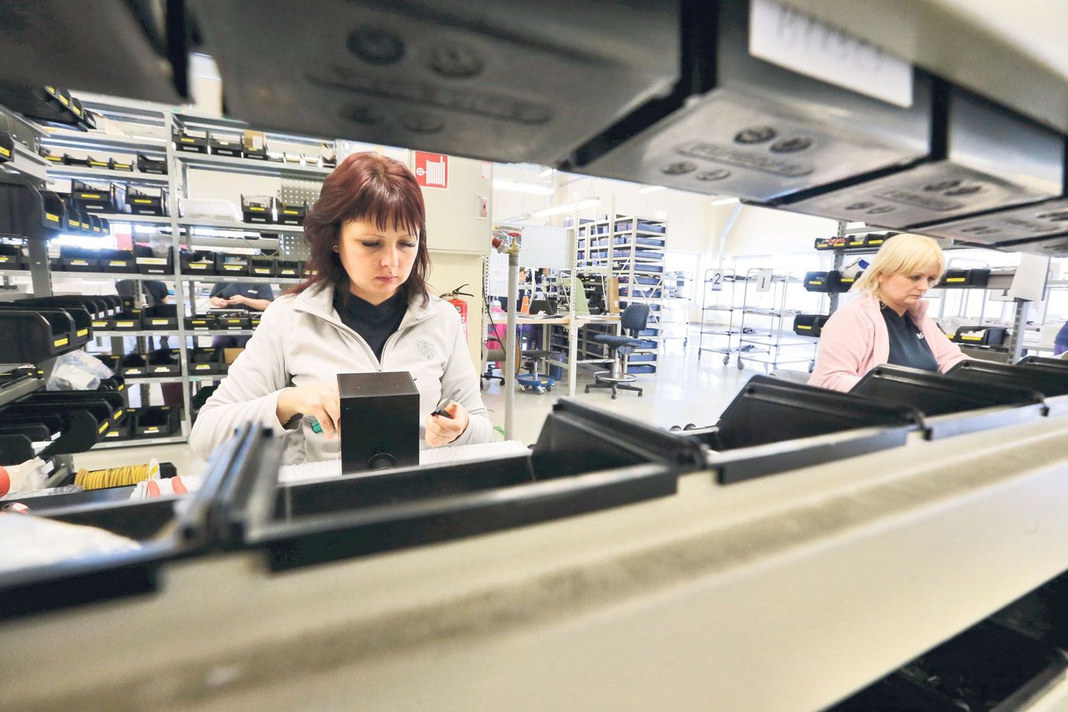Puiestee tänava alguses tegutsevas Hanza Mechanics Tartu ettevõttes töötab praegu üle 400 inimese. Lähikuudel on plaan Tartusse tuua ka Aruküla tehase tootmine ning siis kasvab töötajate arv veelgi.