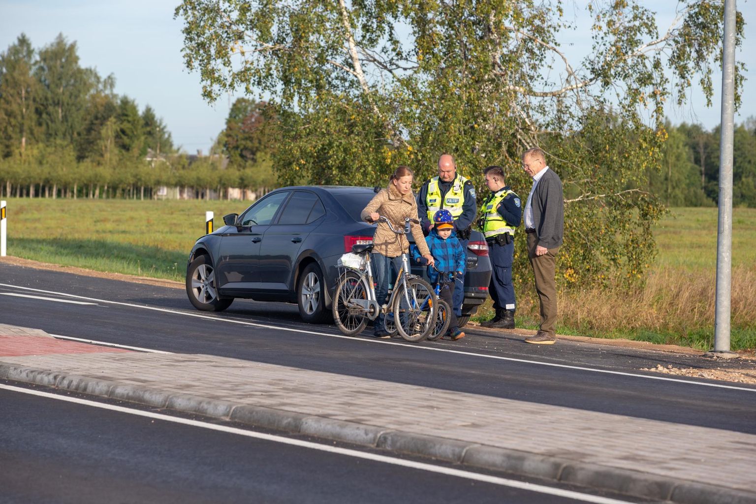 Politsei jälgib, et lapsed jõuaksid 1. septembril turvaliselt kooli.