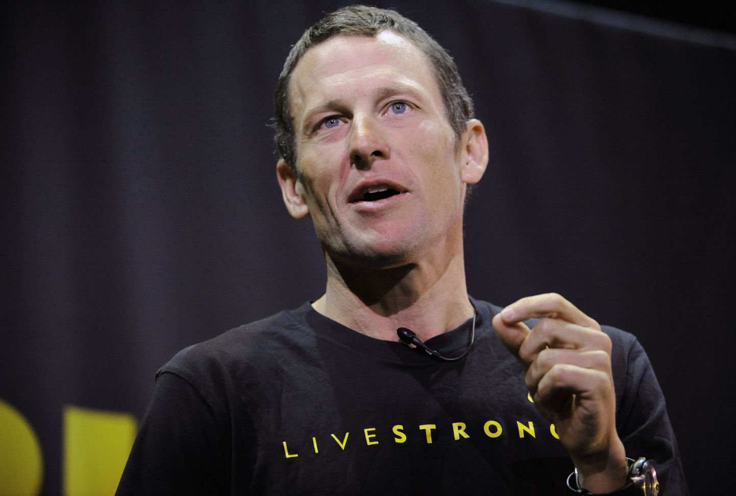 Lance Armstrong Livestrongi särgis.