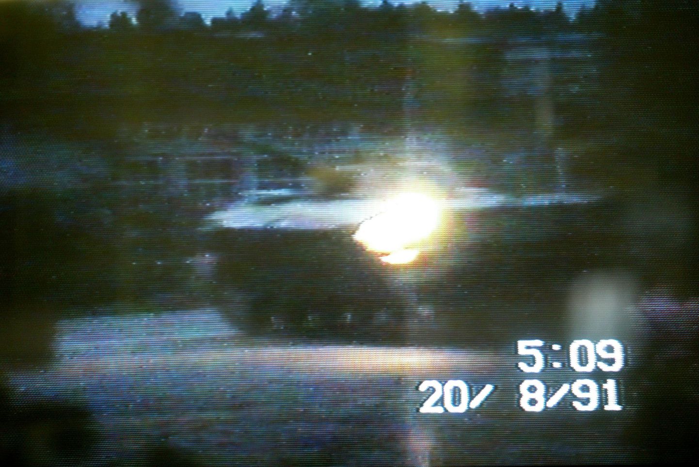 Gennadi Toomiste videokaader Pihkva tankide kolonnist Kambja külas 1991. aasta 20. augustil.