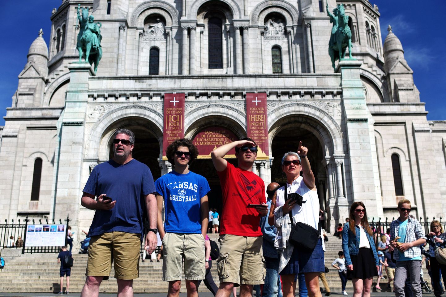 Ameerika turistid Pariisis.