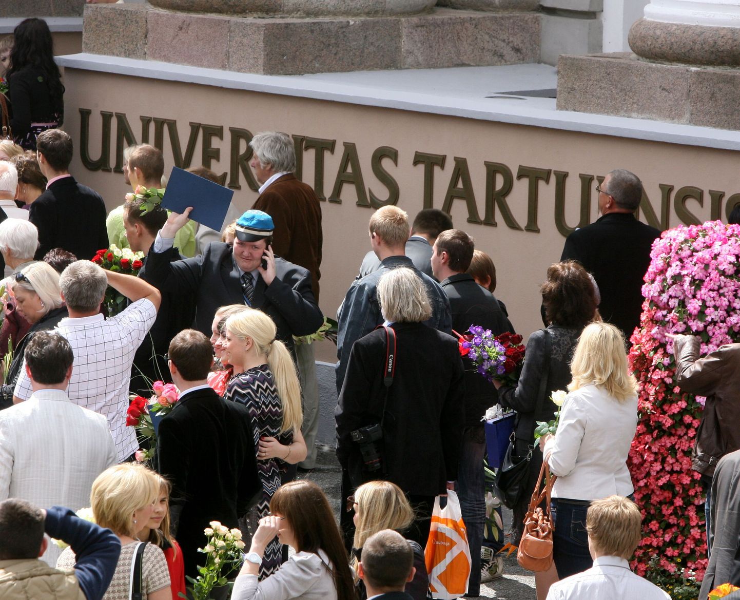 Tartu Ülikooli õigusteaduskonna lõpetamine mõned aastad tagasi.