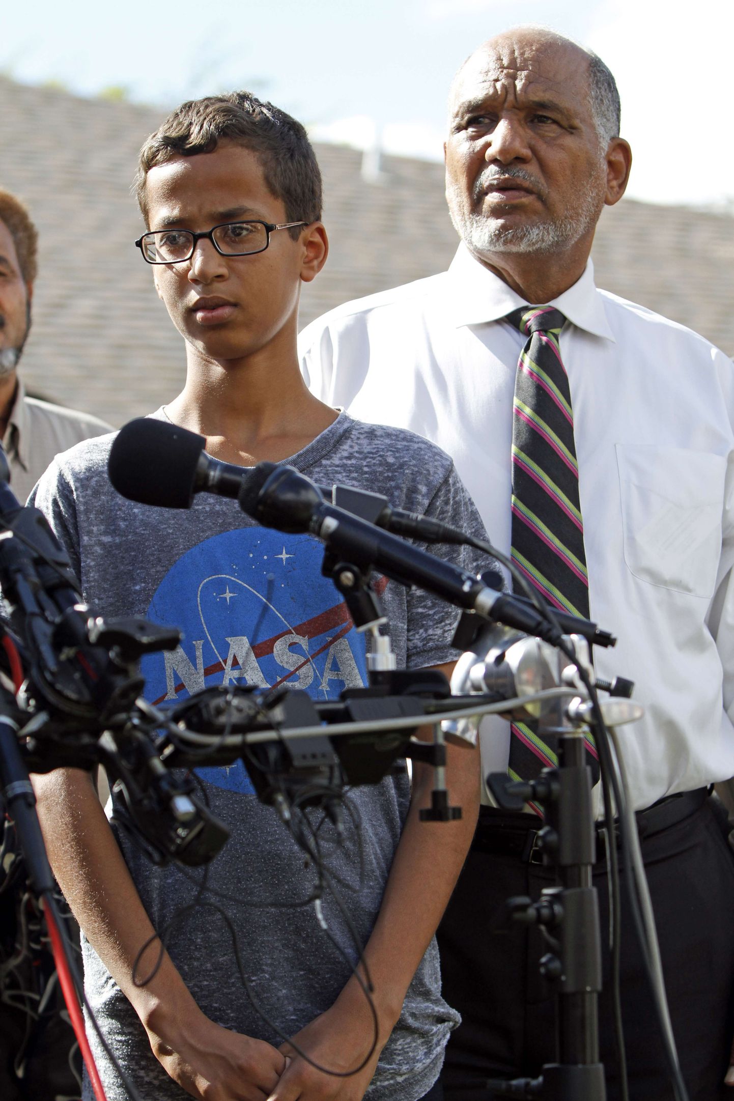 14-aastane Ahmed Mohamed koos oma isaga.
