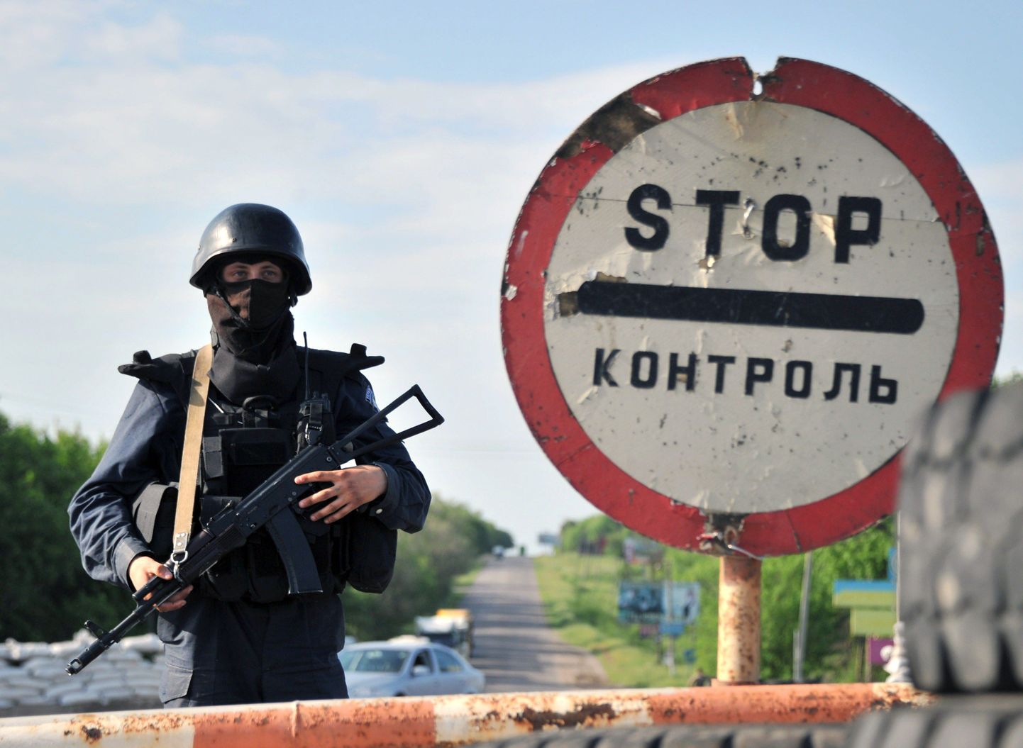 Ukraina sõjaväelane Donetski oblastis Izumi linna lähistel kontrollpunktis.