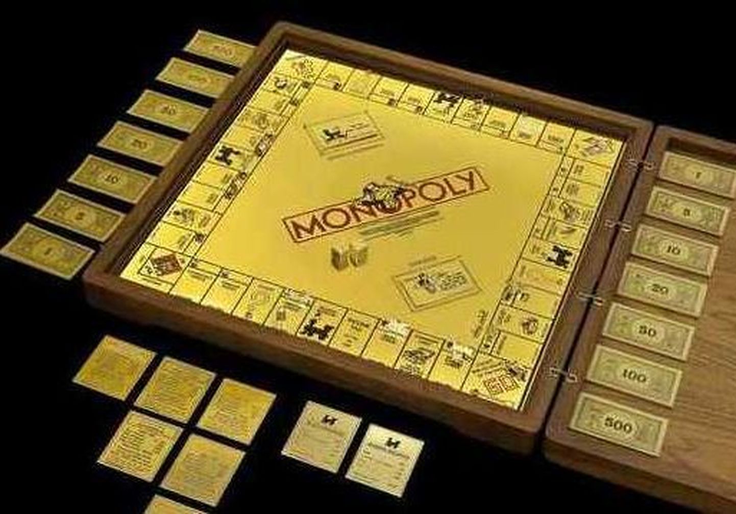 Poolas valmis lauamängu Monopol kommunistlik variant