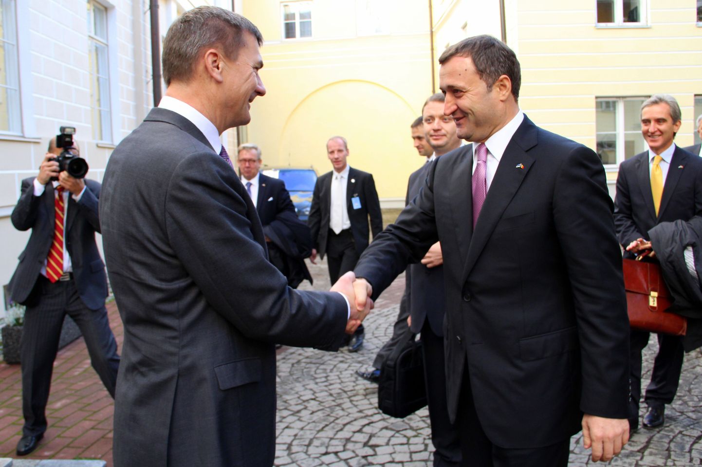 Peaminister Andrus Ansip võttis Stenbocki majas vastu Moldova valitsusjuhi Vladimir Filati.