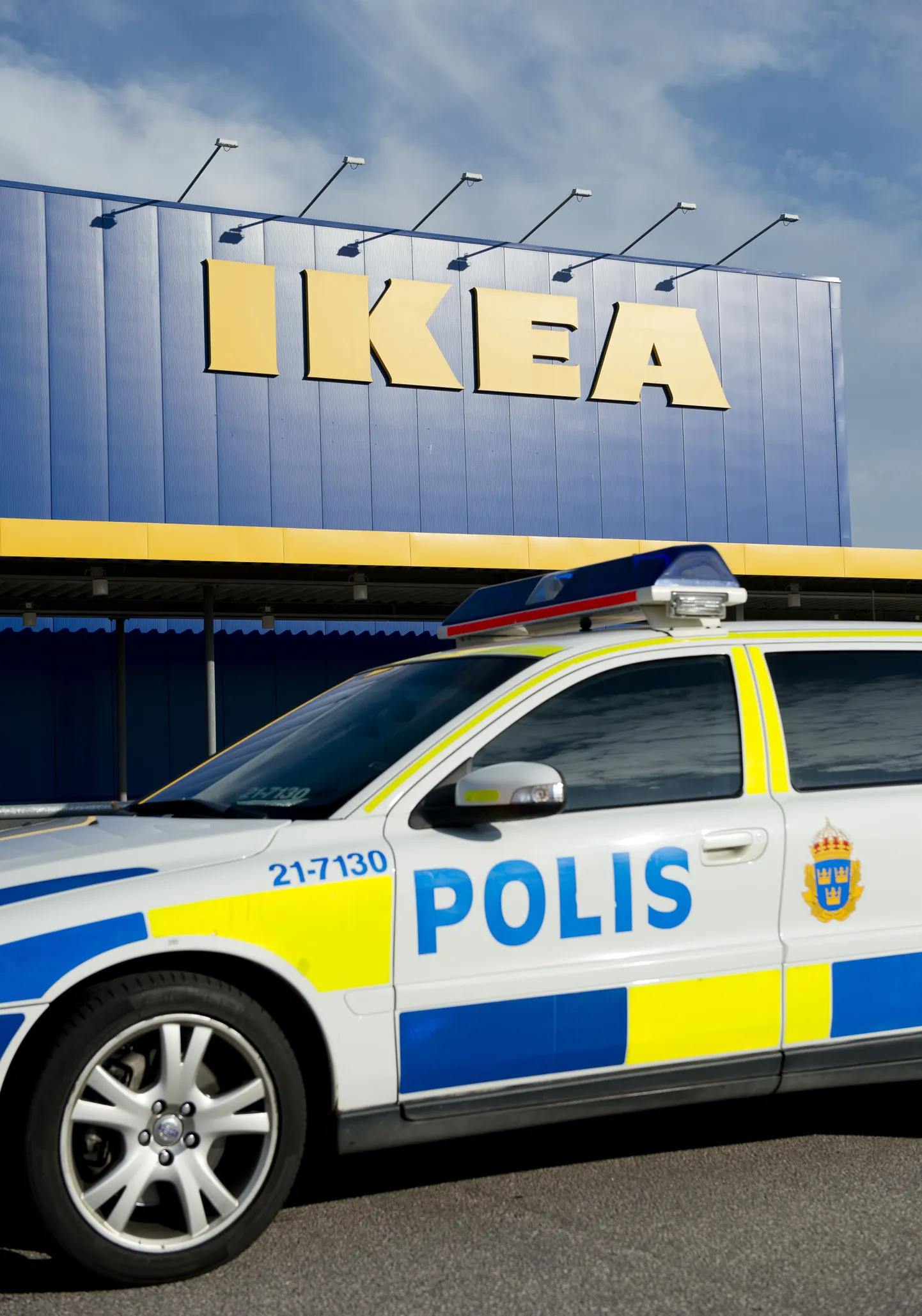 Продажа ножей в магазине IKEA в шведском городе Вестерос, где было совершено нападение на посетителей, временно приостановлена.