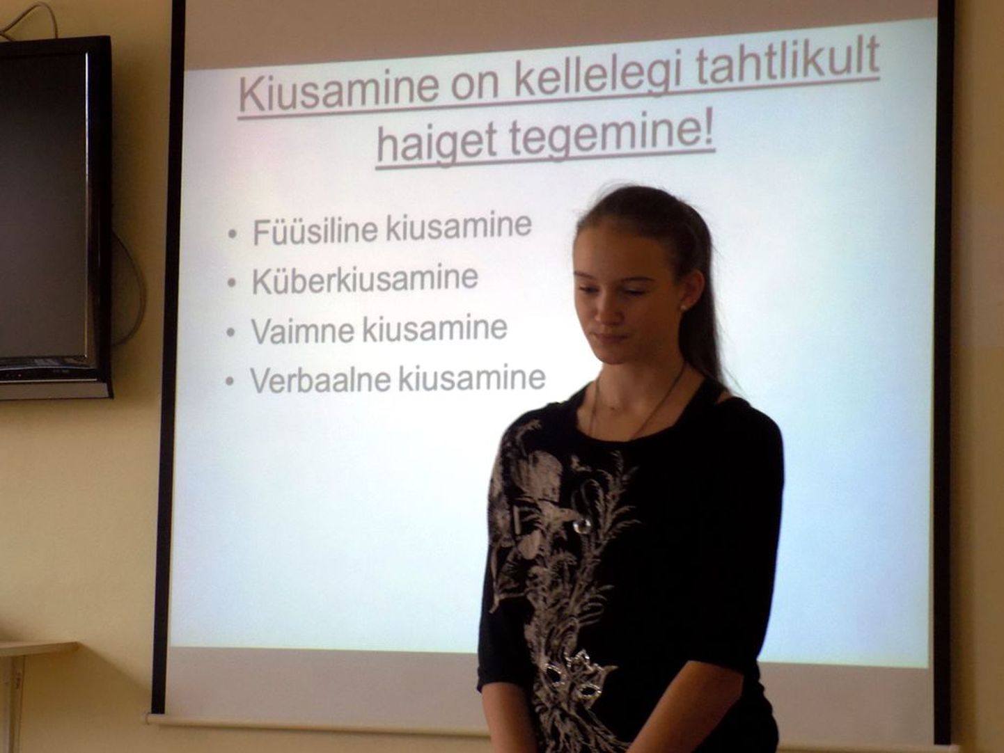Muhu, Laulasmaa ja Raeküla kool tähistasid viiendat sõprusaastat uurimis- ja loovtööde konverentsiga.