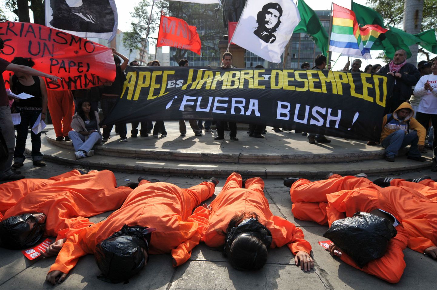 Guantánamo sulgemist nõudev meeleavaldus.