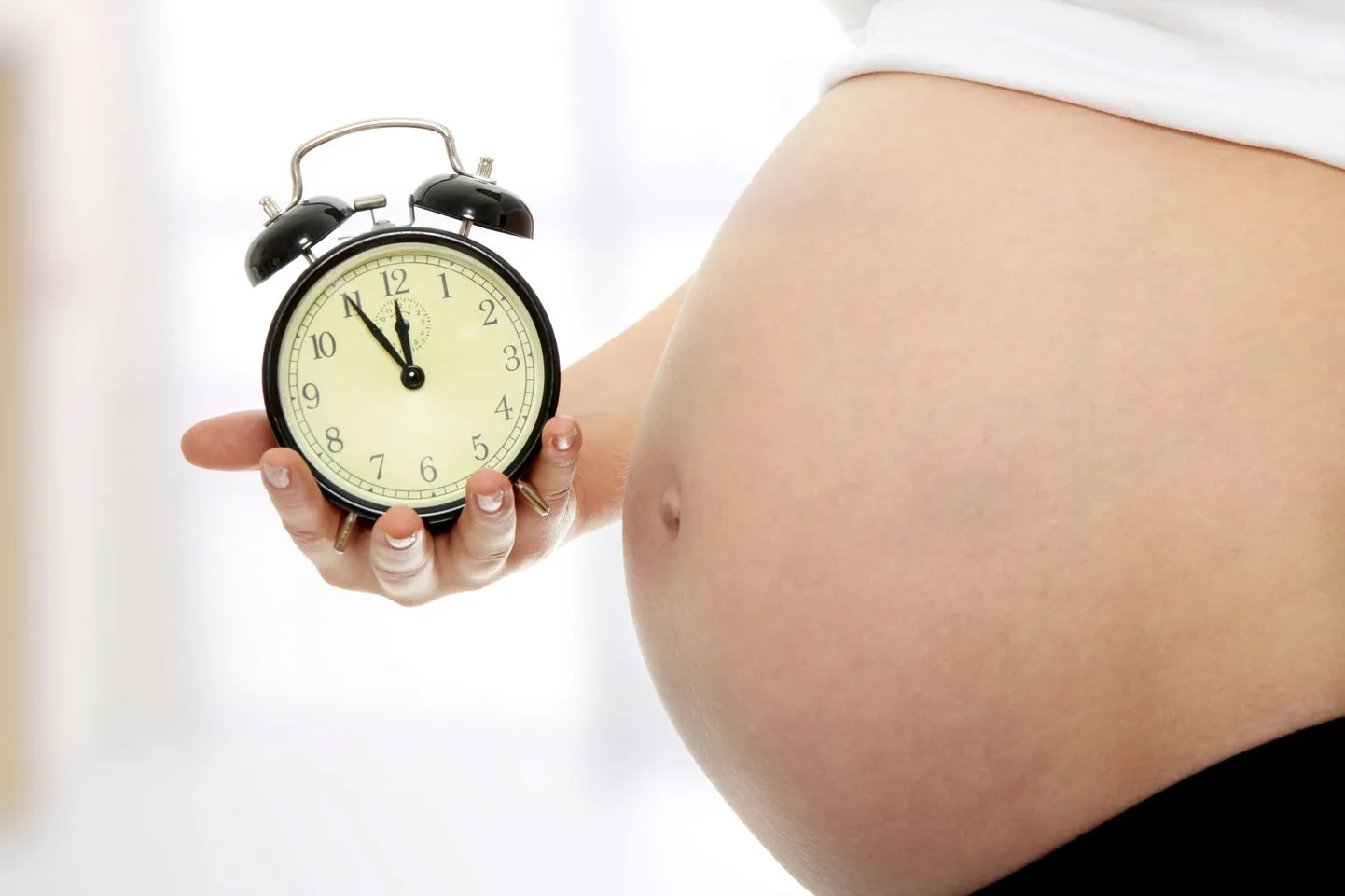 Brittide sõnul võib plaanipäraselt kulgeva raseduse puhul naine julgelt seitsmenda kuni kaheksanda raseduskuuni  lennukiga lennata.