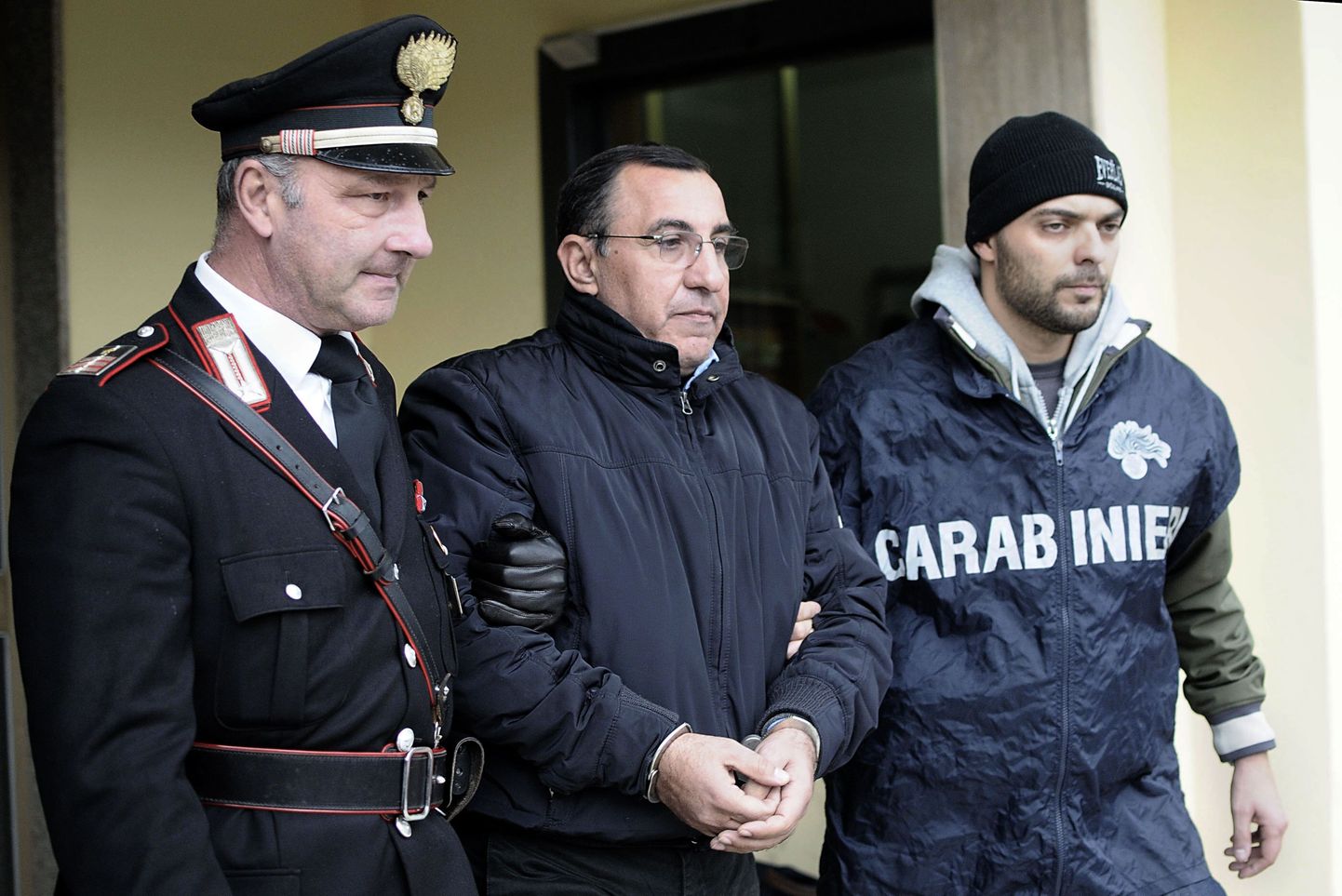 Itaalias on maffiamõrvad vähenenud. Fotol Camorra maffiaklanni juhi Di Spirito arreteerimine