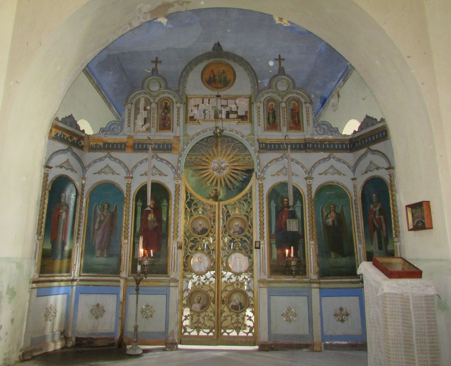 Kolga-Jaanis asuva Püha Nikolause kiriku ikonostaas