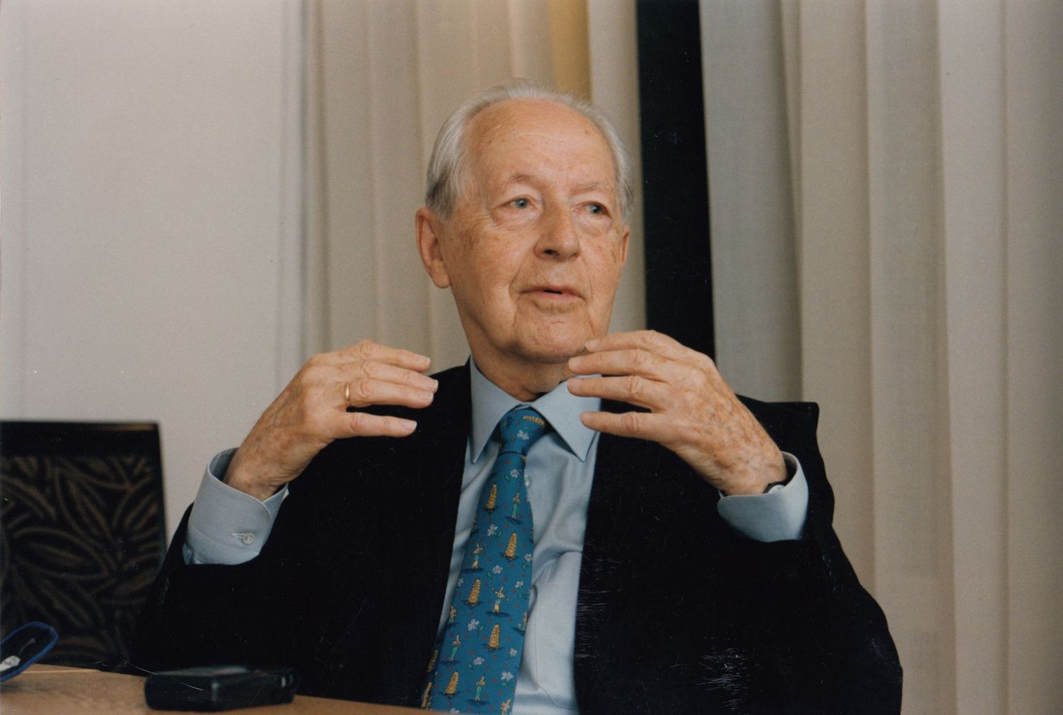 Heldur Tõnisson 1998. aastal Stockholmis.