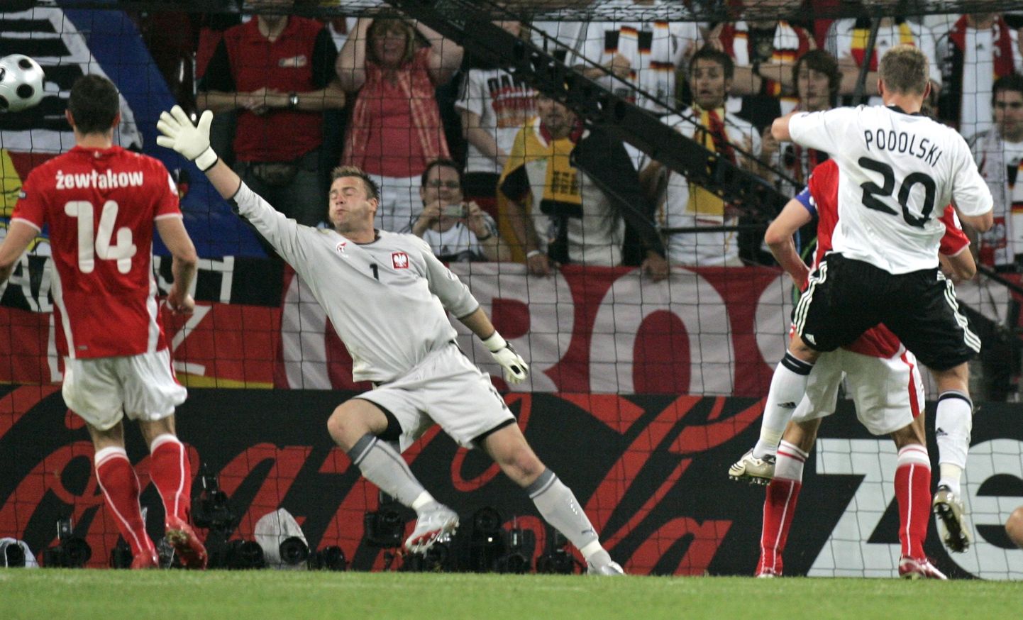 Lukas Podolski lõi Poola vastu ka teise värava.