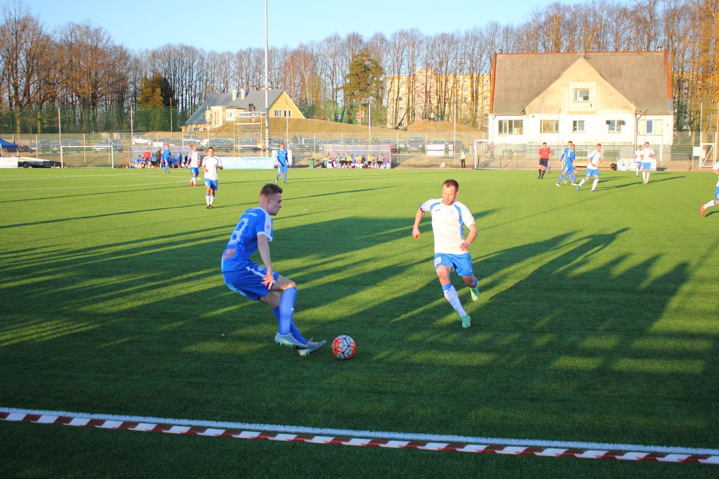 Kuigi Tõrva jalgpallurid andsid endast väljakul kõik, nad väravateni siiski ei jõudnud. Tulemusega 2 : 0 pääses karikavõistluste poolfinaali Tartu JK Tammeka meeskond.
