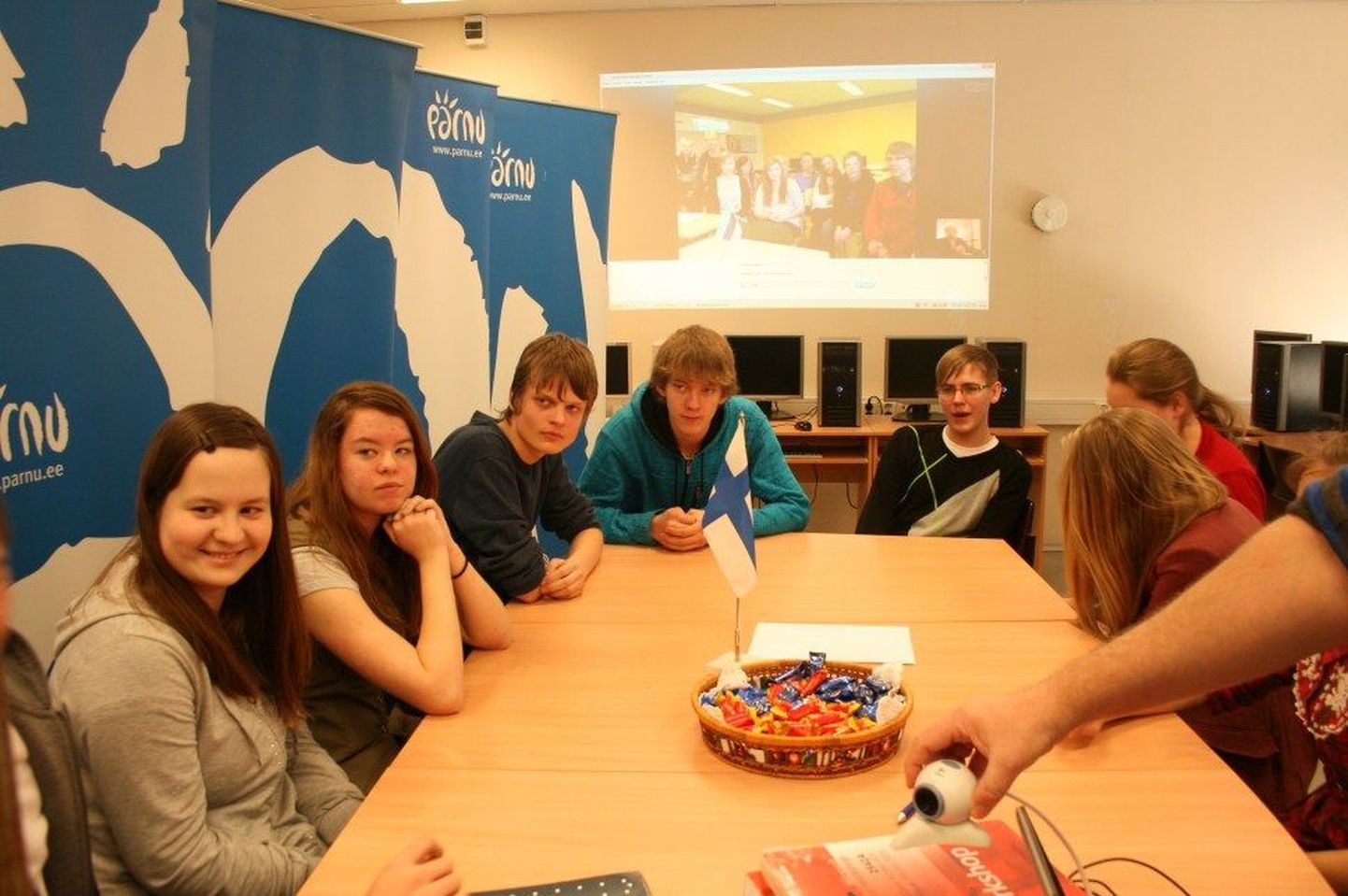 Pärnu ja Vaasa sõpruskoolide teadmisteproov Skype'i kaudu.