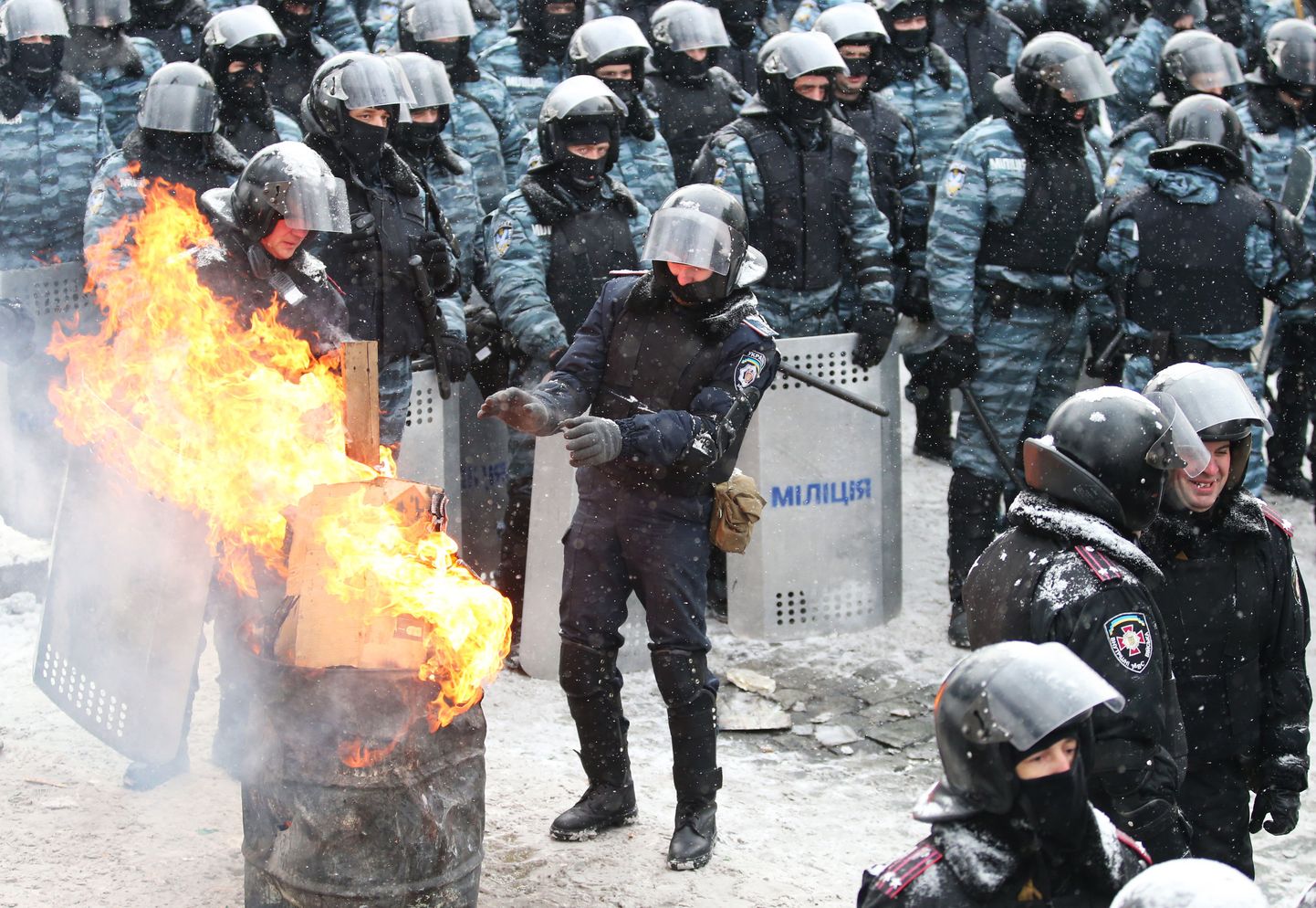 Столкновения в Киеве продолжаются.